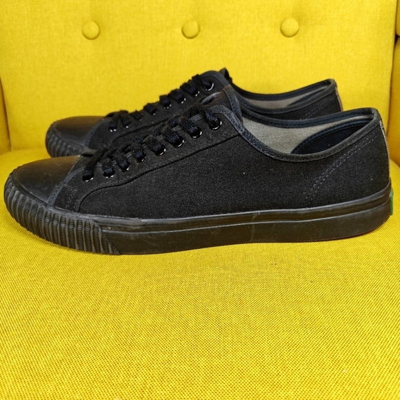 PF Flyers Center Lo Sneaker Black Shoes Men's 14 Women's 15.5 - Picture 1 of 8